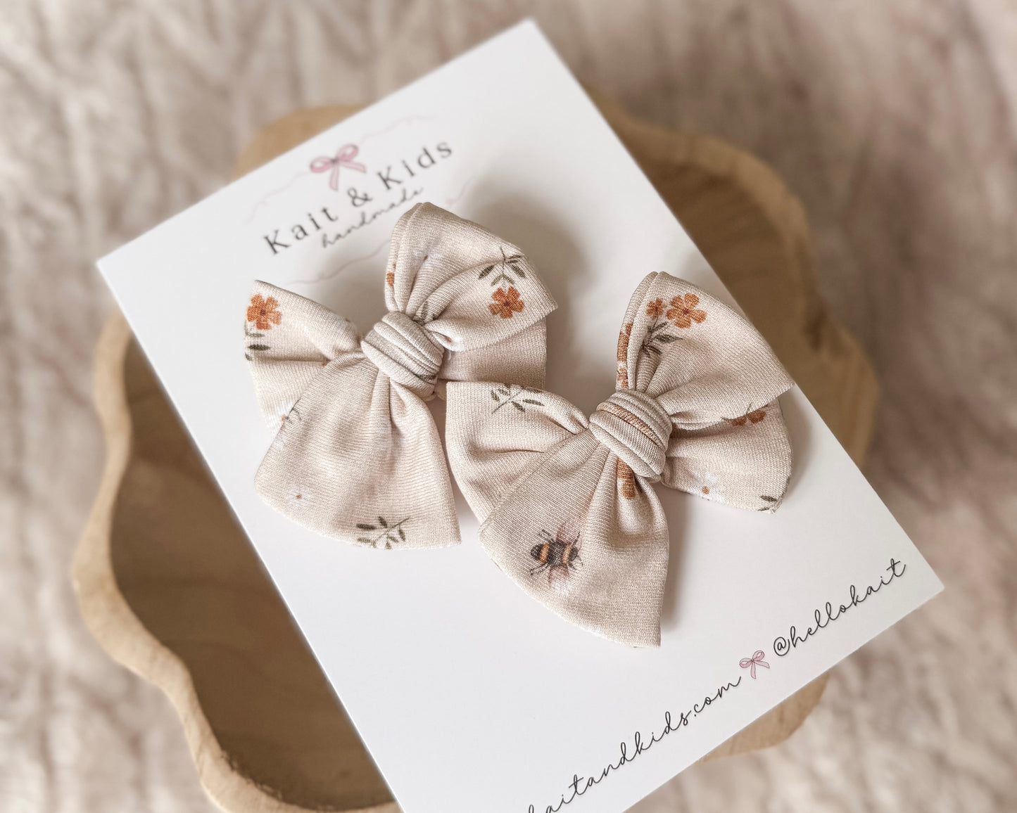 Bees and flowers / piggy set