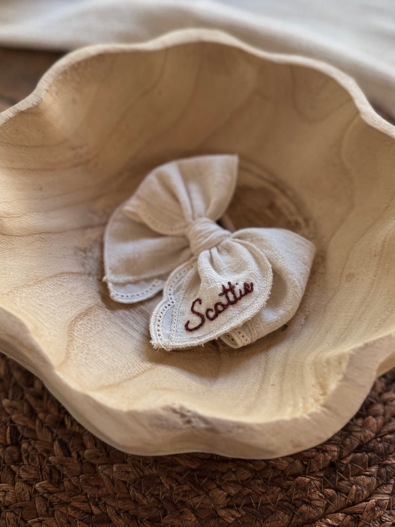 Scalloped custom name bow