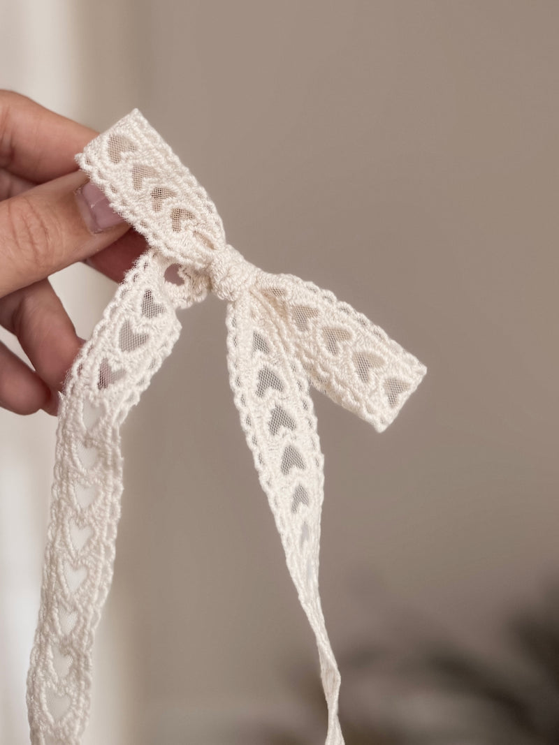 cream heart lace ♡ long-tail