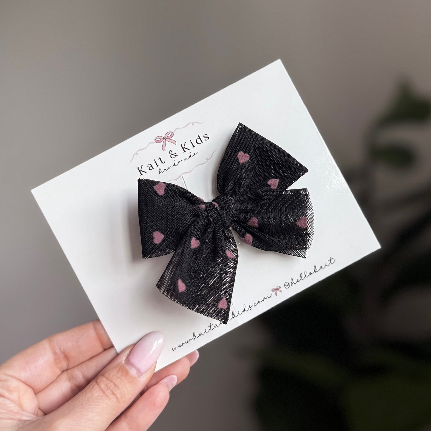 Black mesh with pink hearts ♡ headband / clip / piggy set