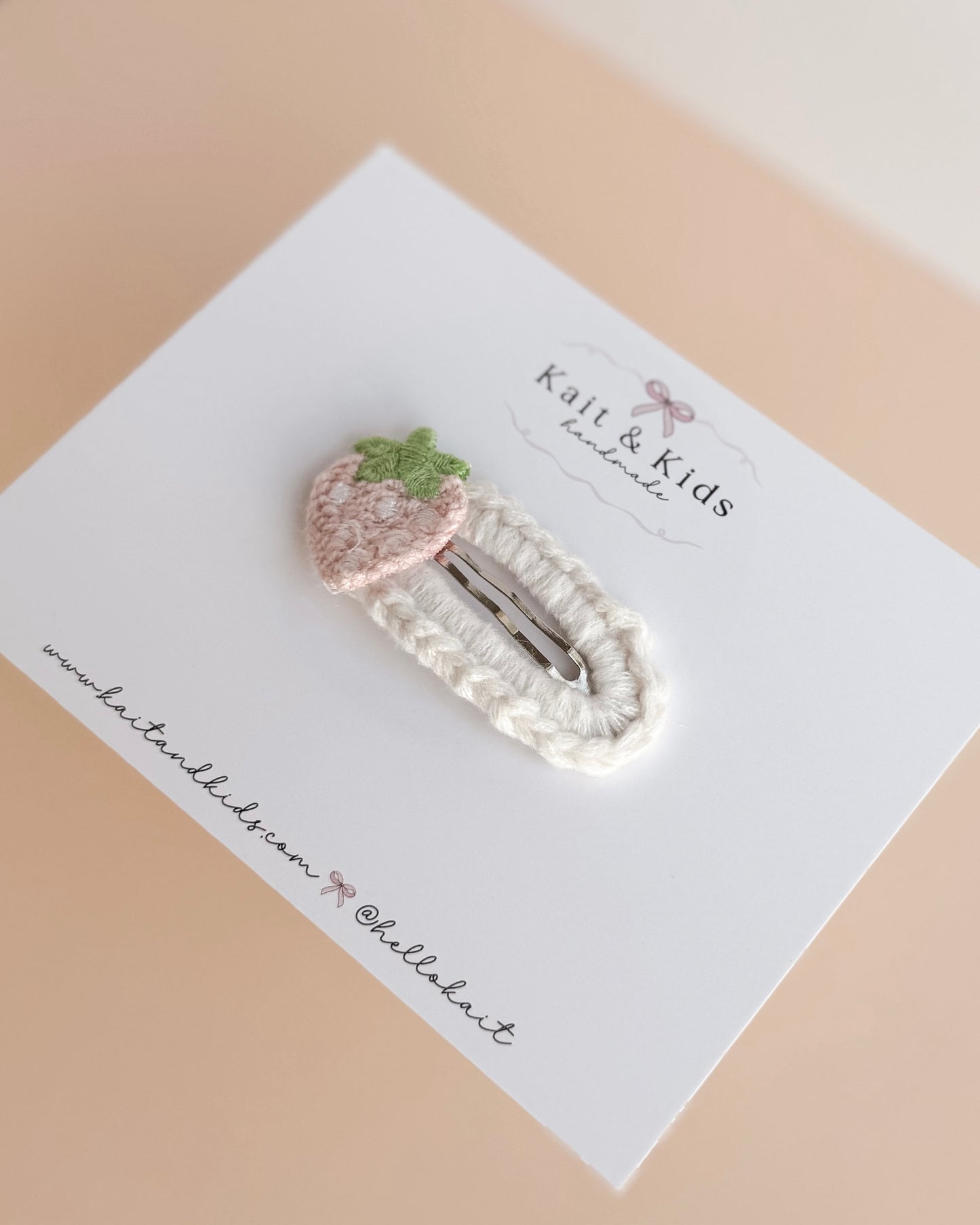 Blush strawberries ✿ snap clip