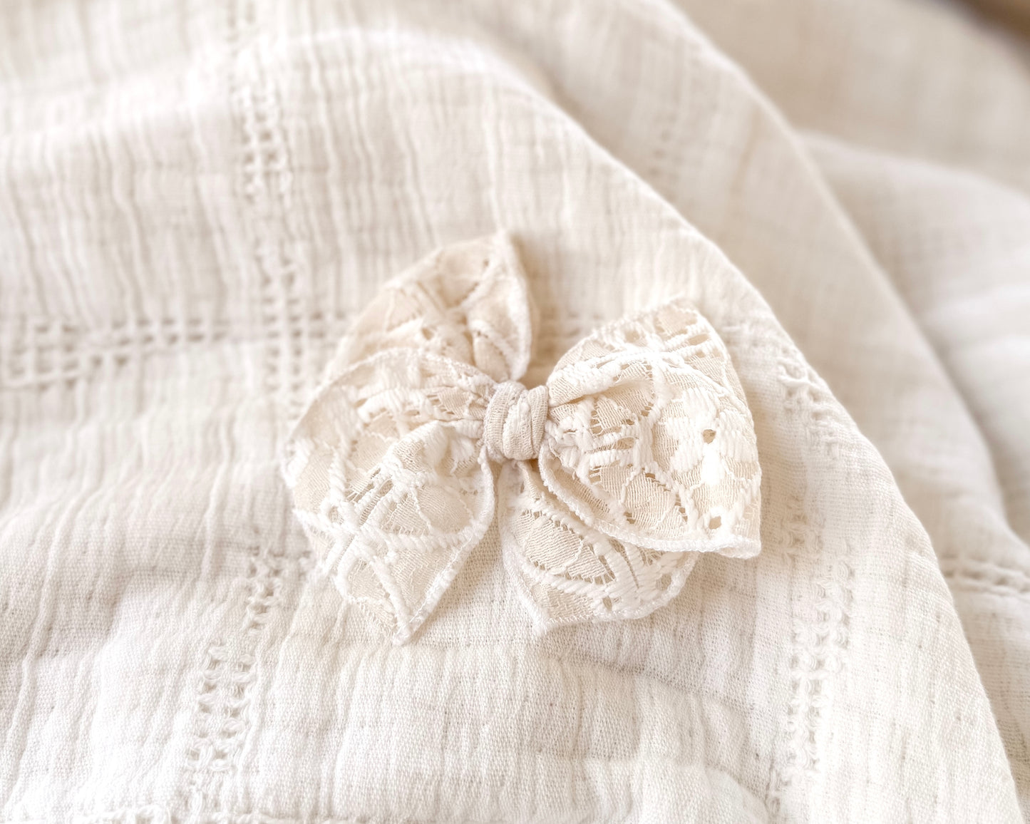 cream lace *fable*
