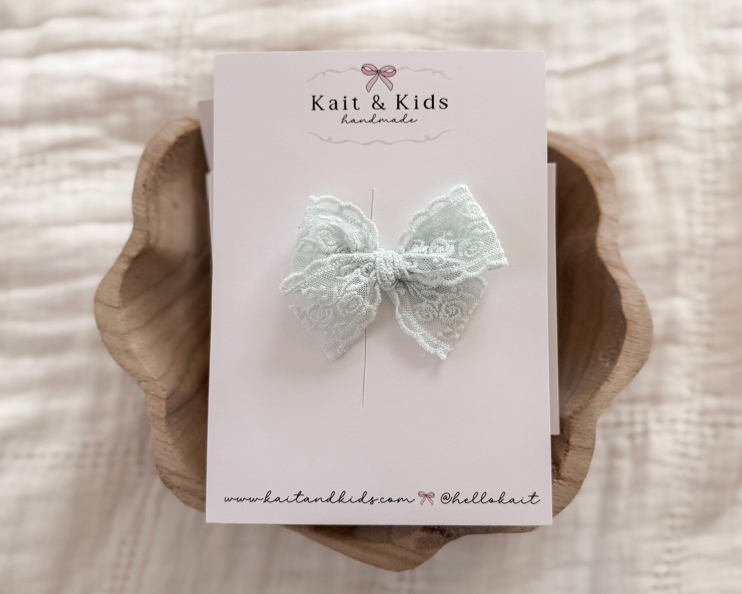 Floral ribbon (pale blue)