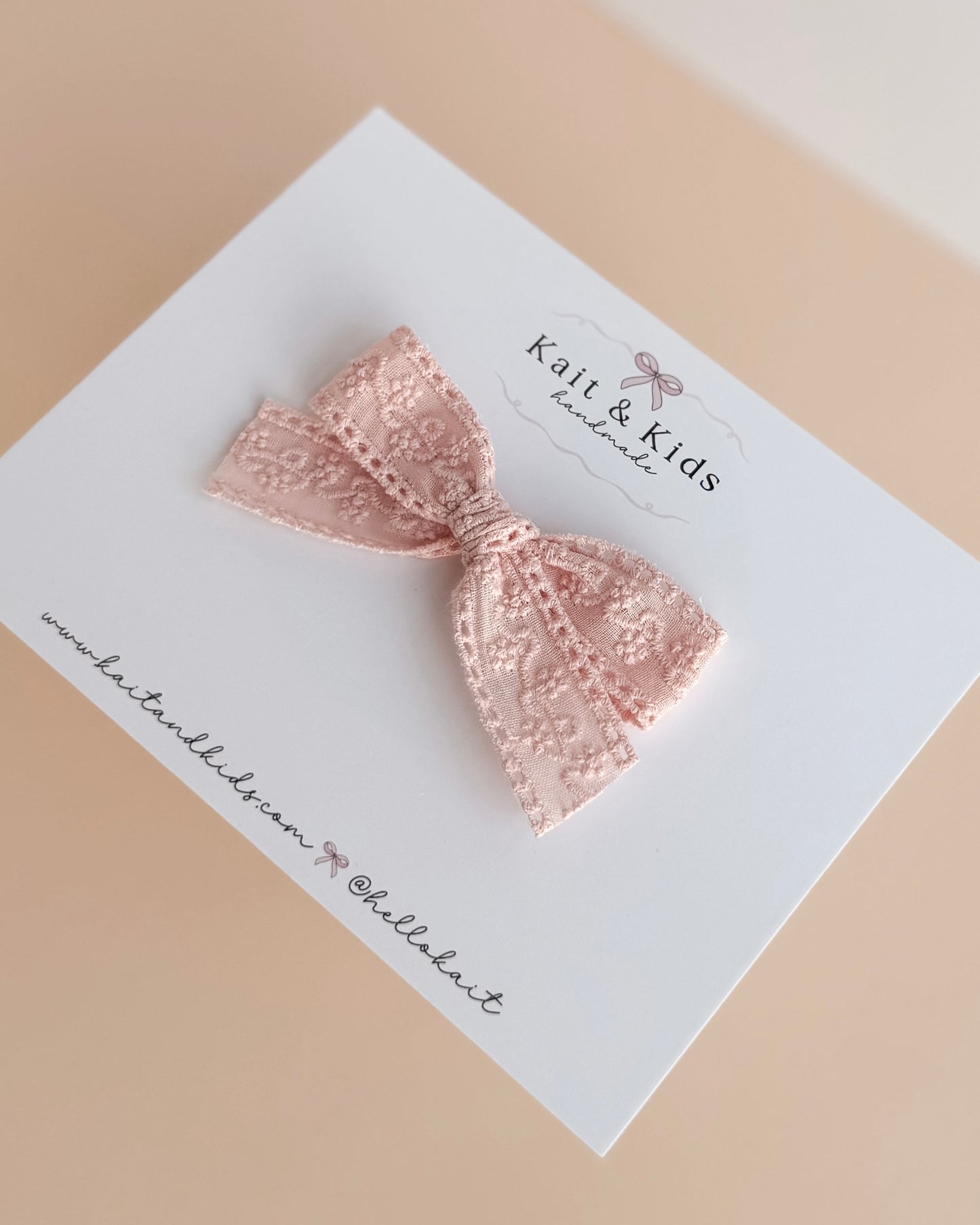 Bashful embroidered lace ✿ headband / clip / piggy set