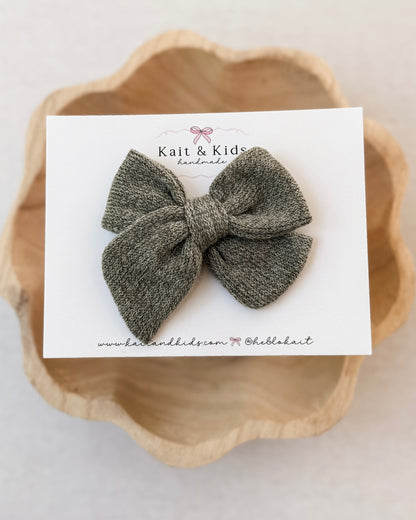 Olive mini ✿ headband / clip