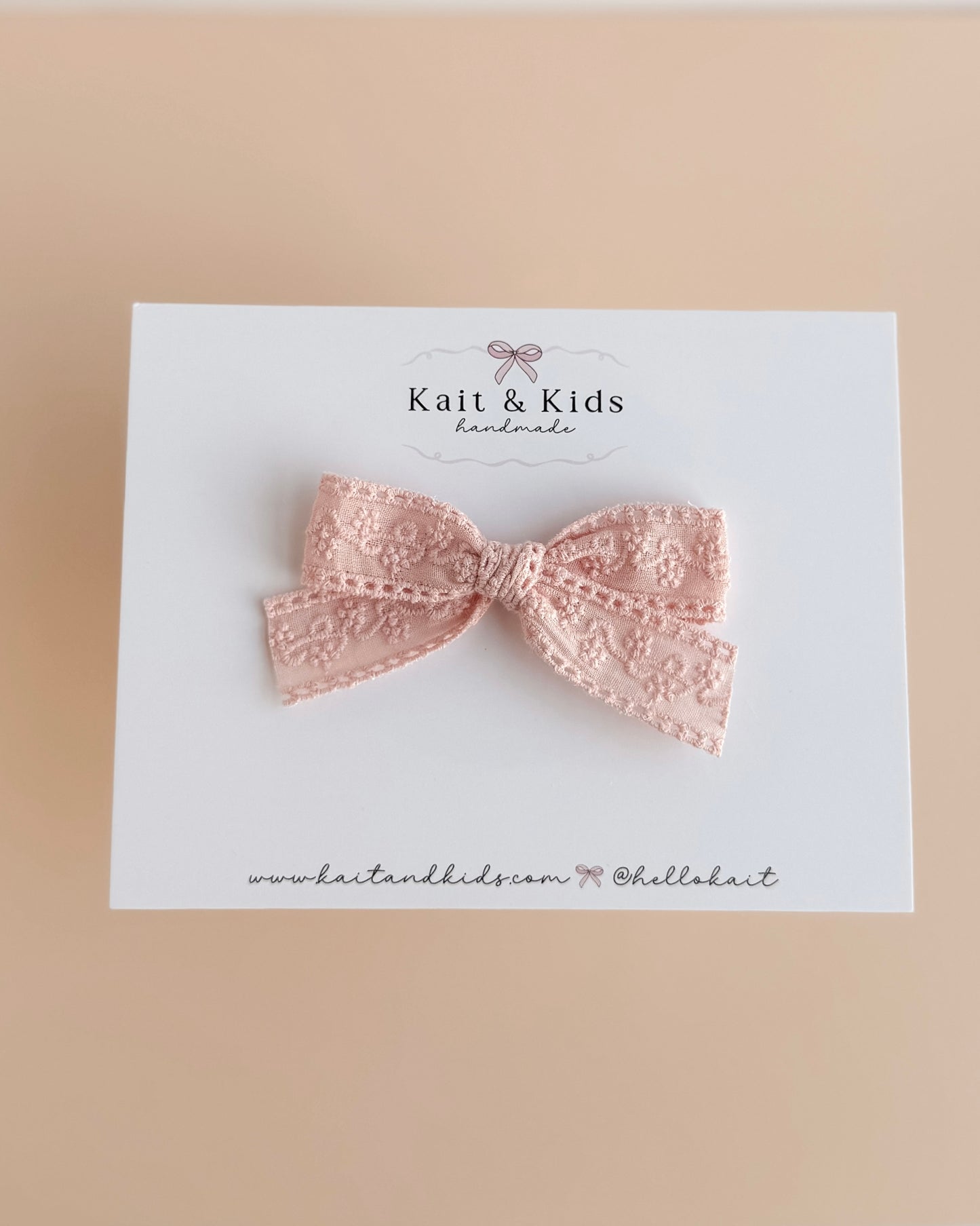 Bashful embroidered lace ✿ headband / clip / piggy set