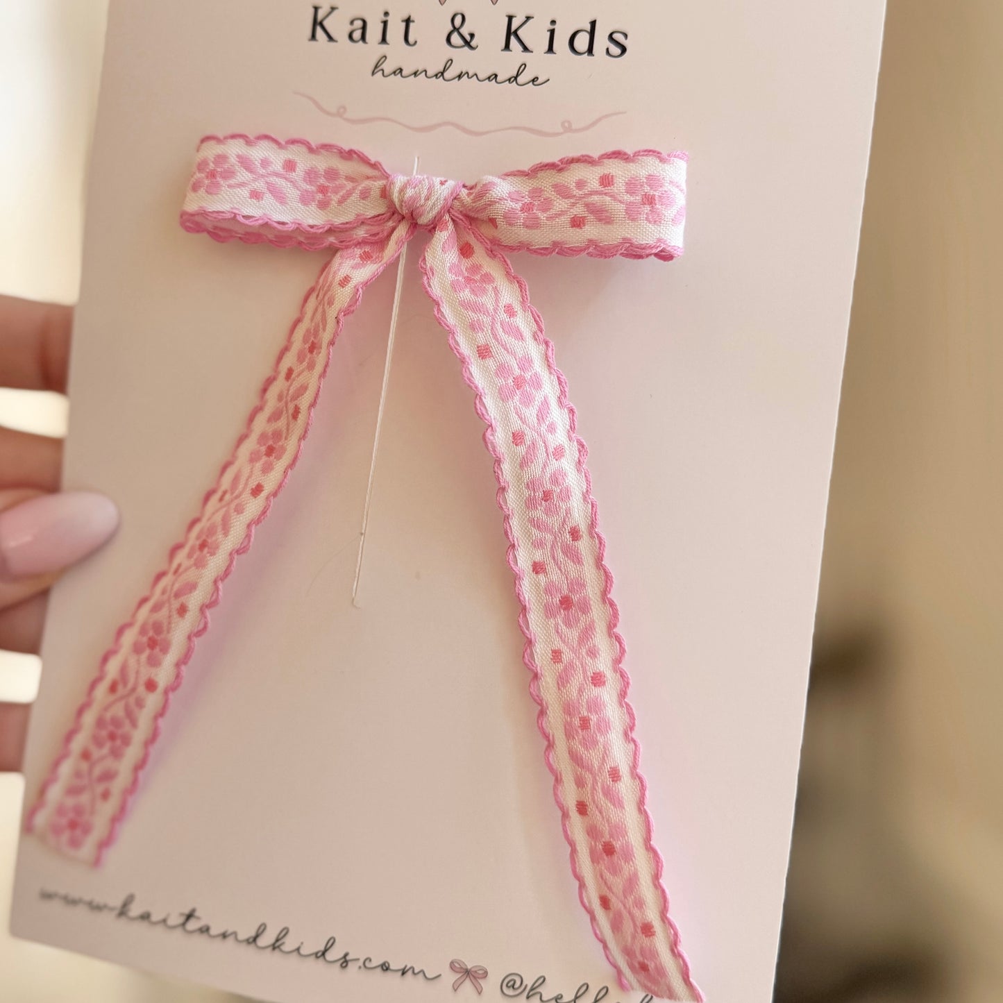 pink scalloped floral ♡ Long-tail ♡ clip