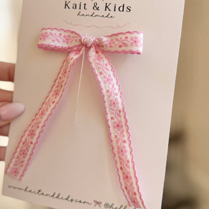 pink scalloped floral ♡ Long-tail ♡ clip