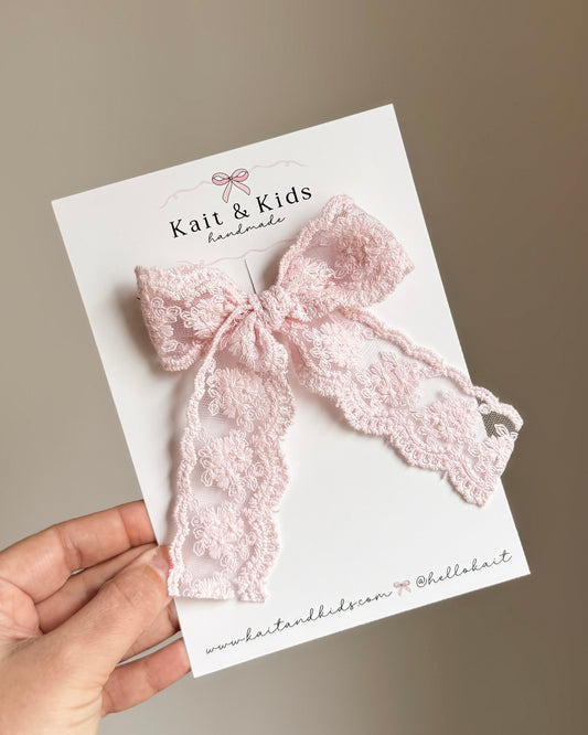 Light pink lace *clip*