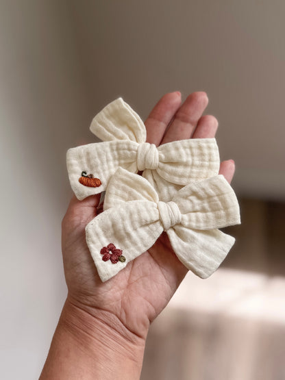 Fall embroidery ✿ headband / clip / piggy set