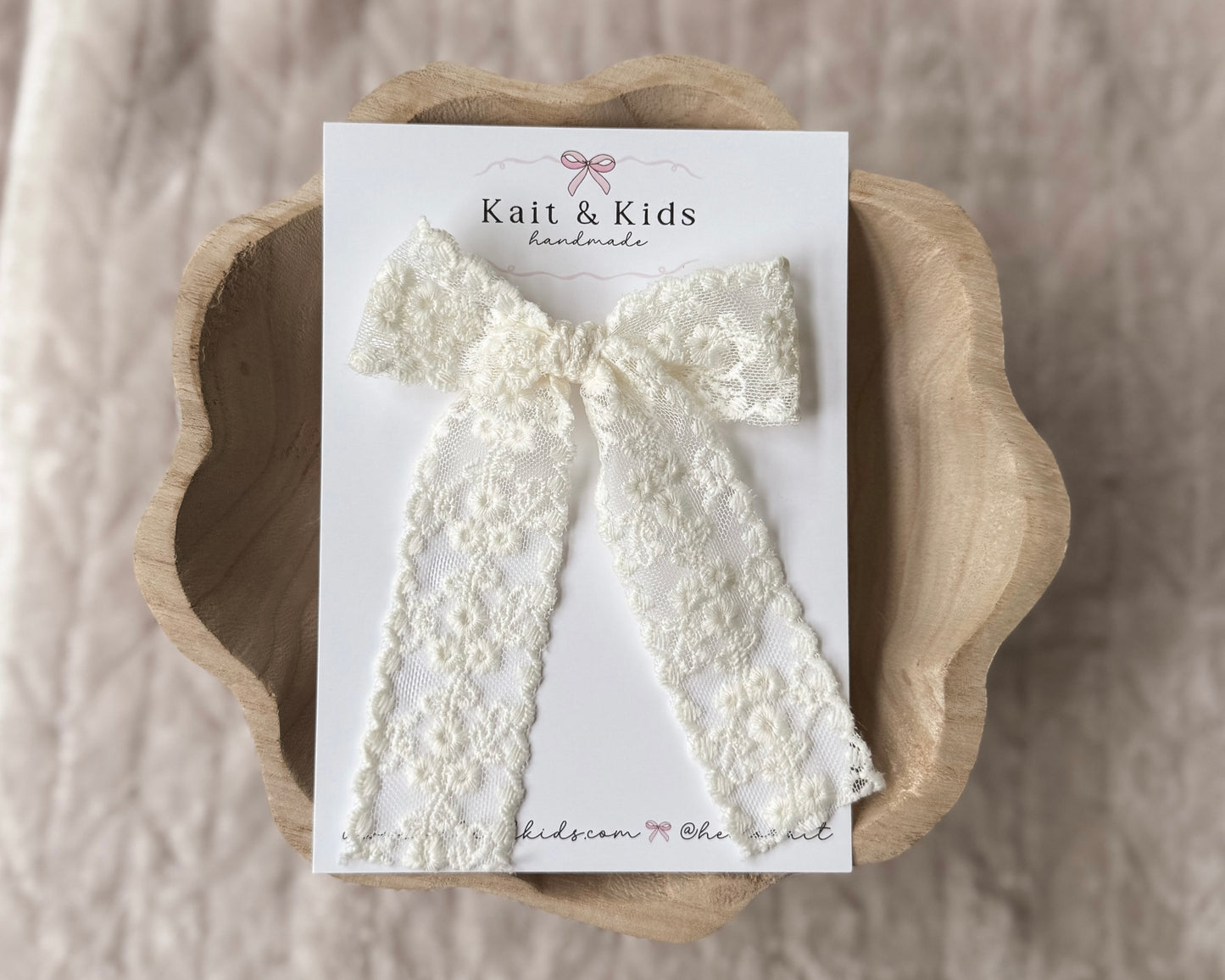 Cottage cream / lace (long-tail)