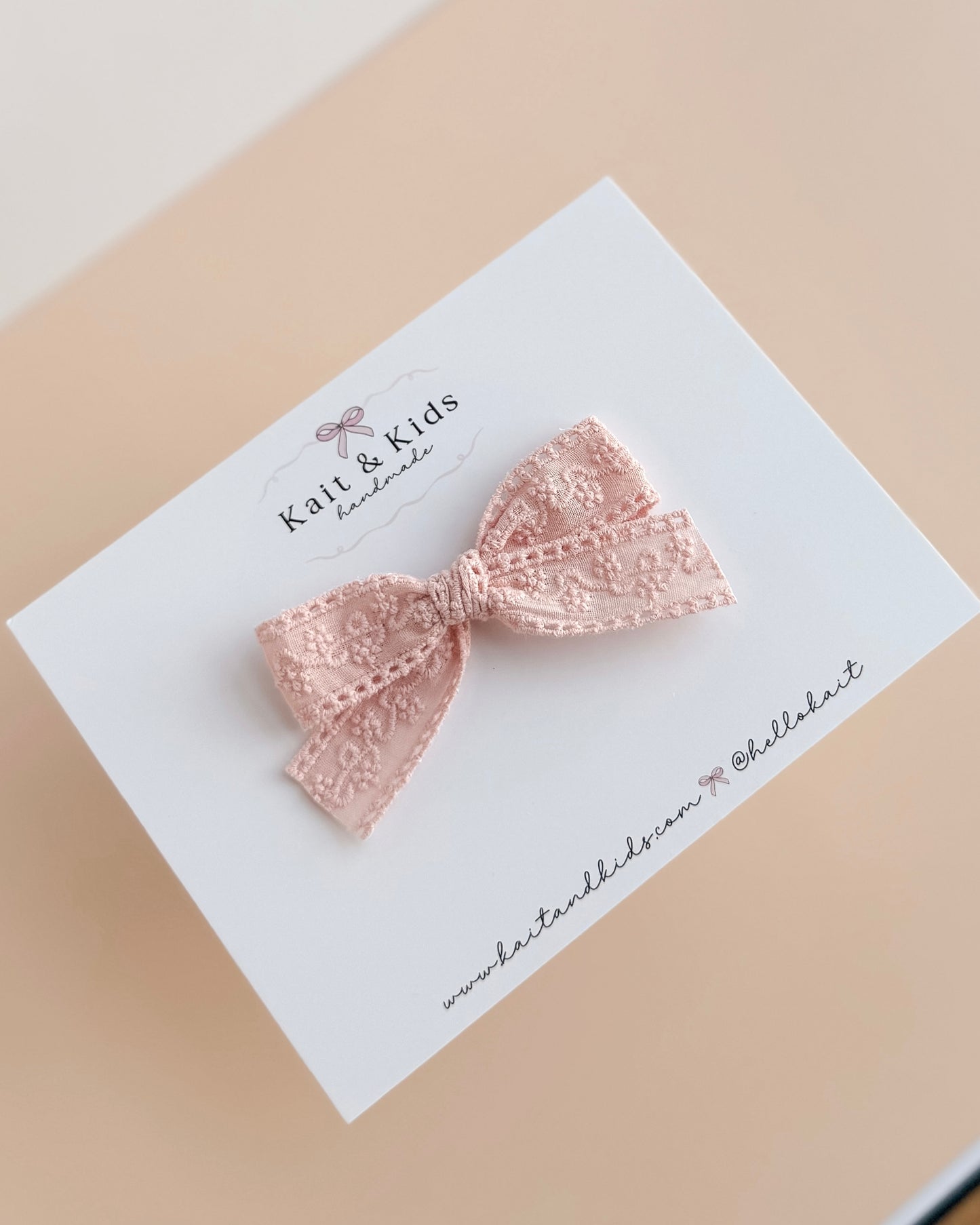 Bashful embroidered lace ✿ headband / clip / piggy set