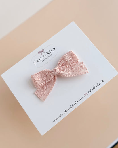 Bashful embroidered lace ✿ headband / clip / piggy set