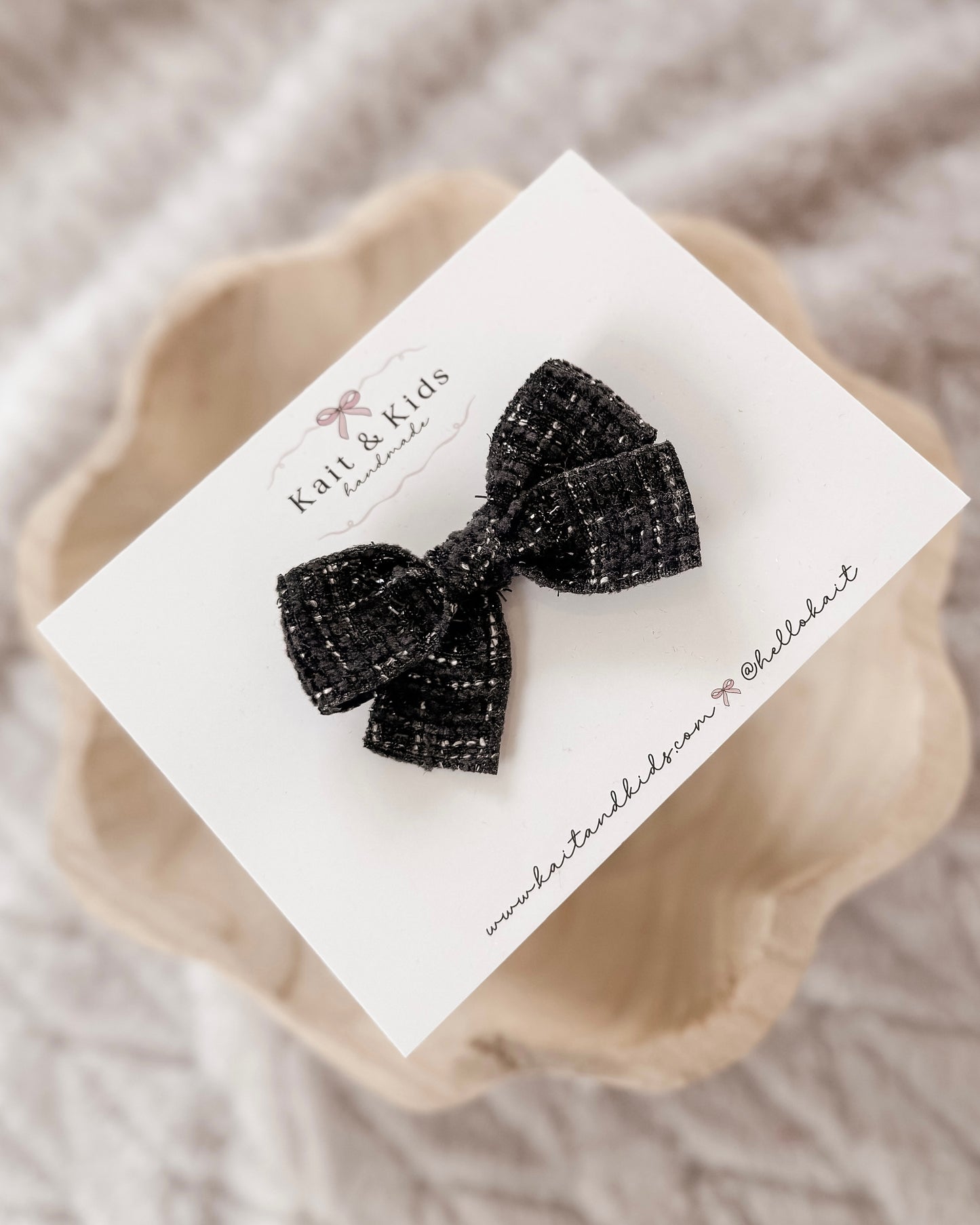 Black sweater / mini classic