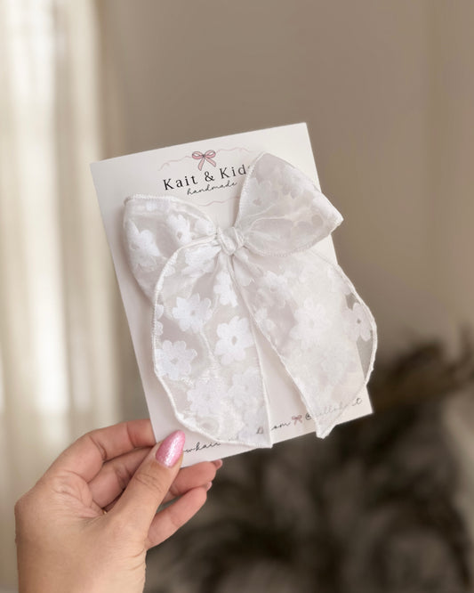 White daisy mesh ♡ large ♡ clip