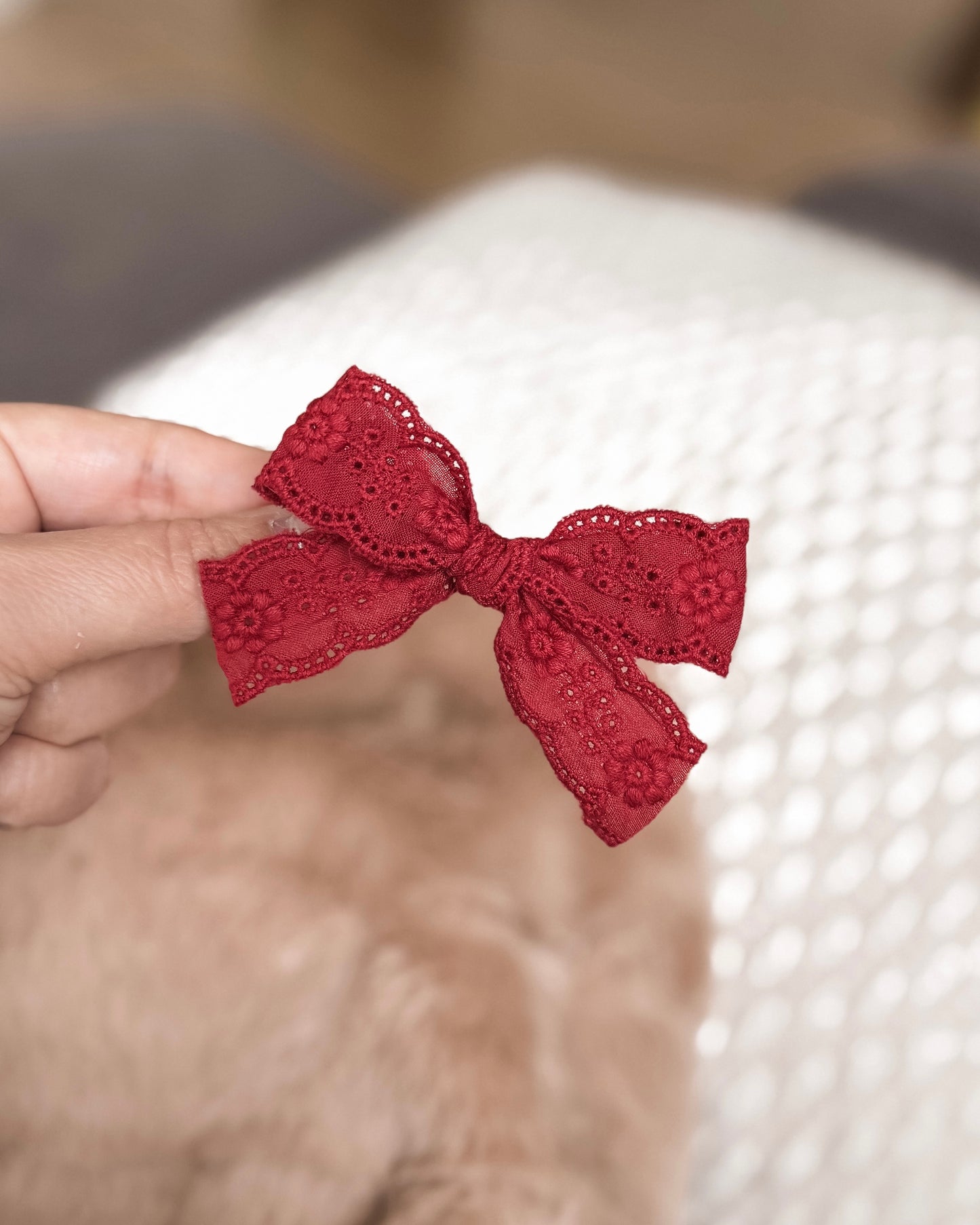 Vintage red eyelet ✿ headband / clip / piggy set