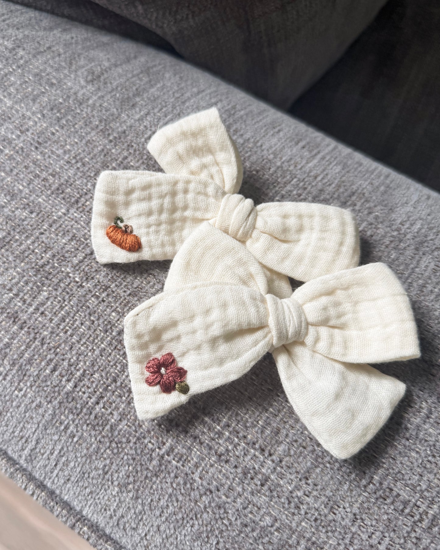 Fall embroidery ✿ headband / clip / piggy set