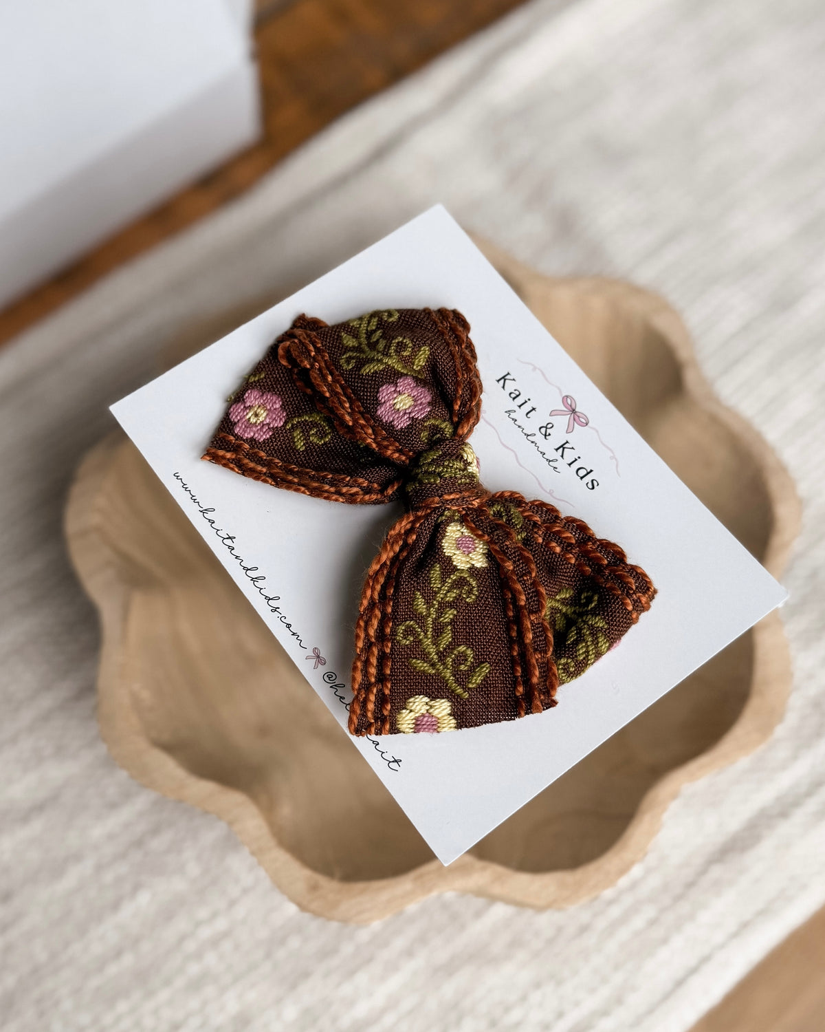 Embroidered fleur / headband / clip