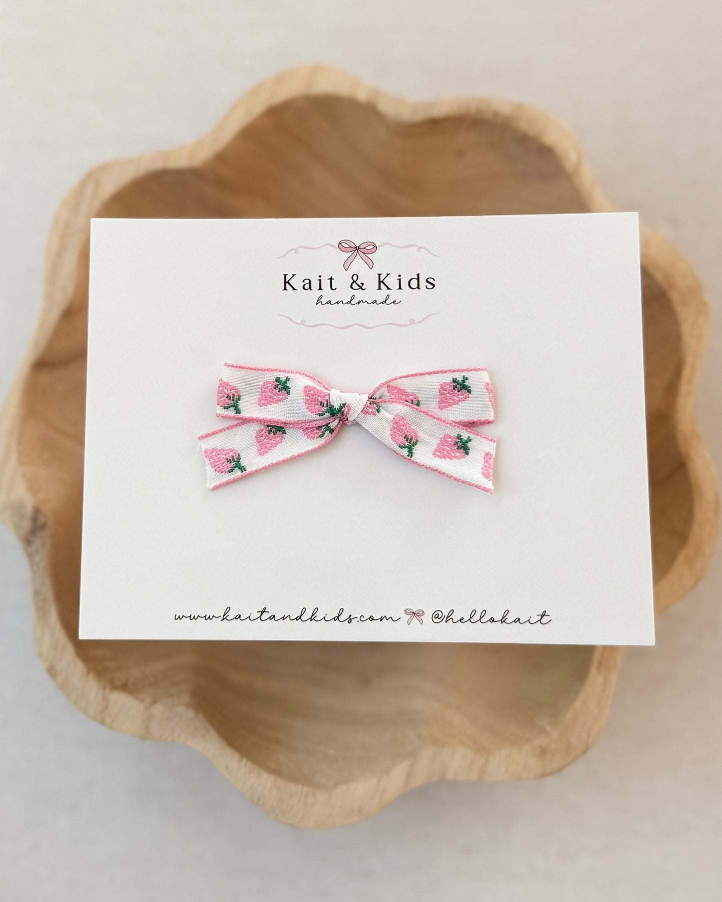 Skinny pink strawberries ✿ headband / clip