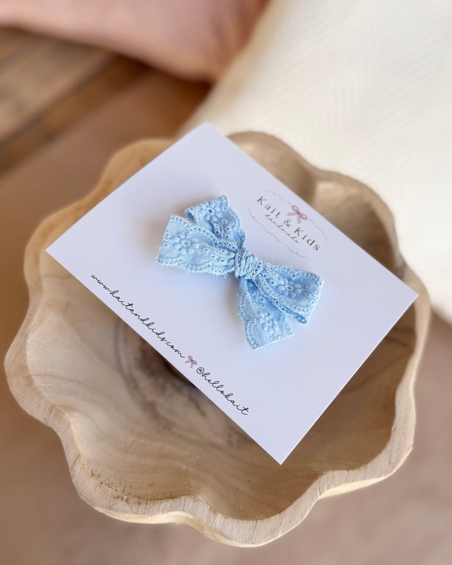 Robyn's egg lace ✿  headband / clip / piggy set