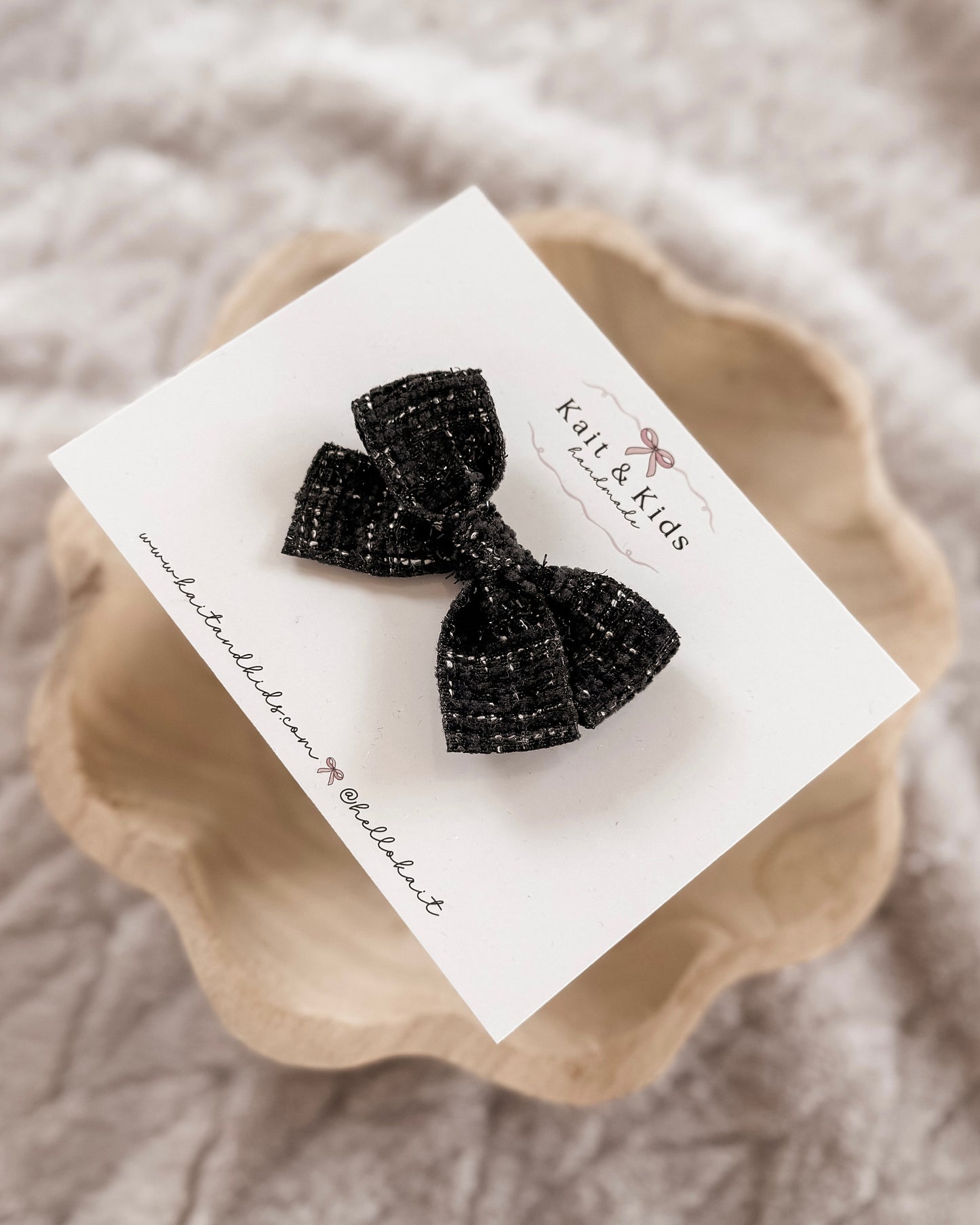 Black sweater / mini classic