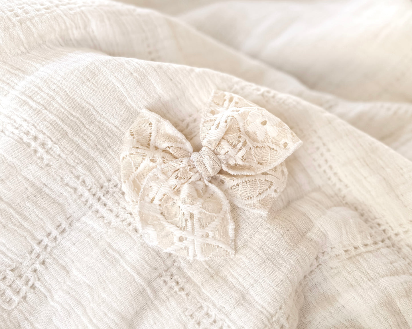 cream lace *fable*